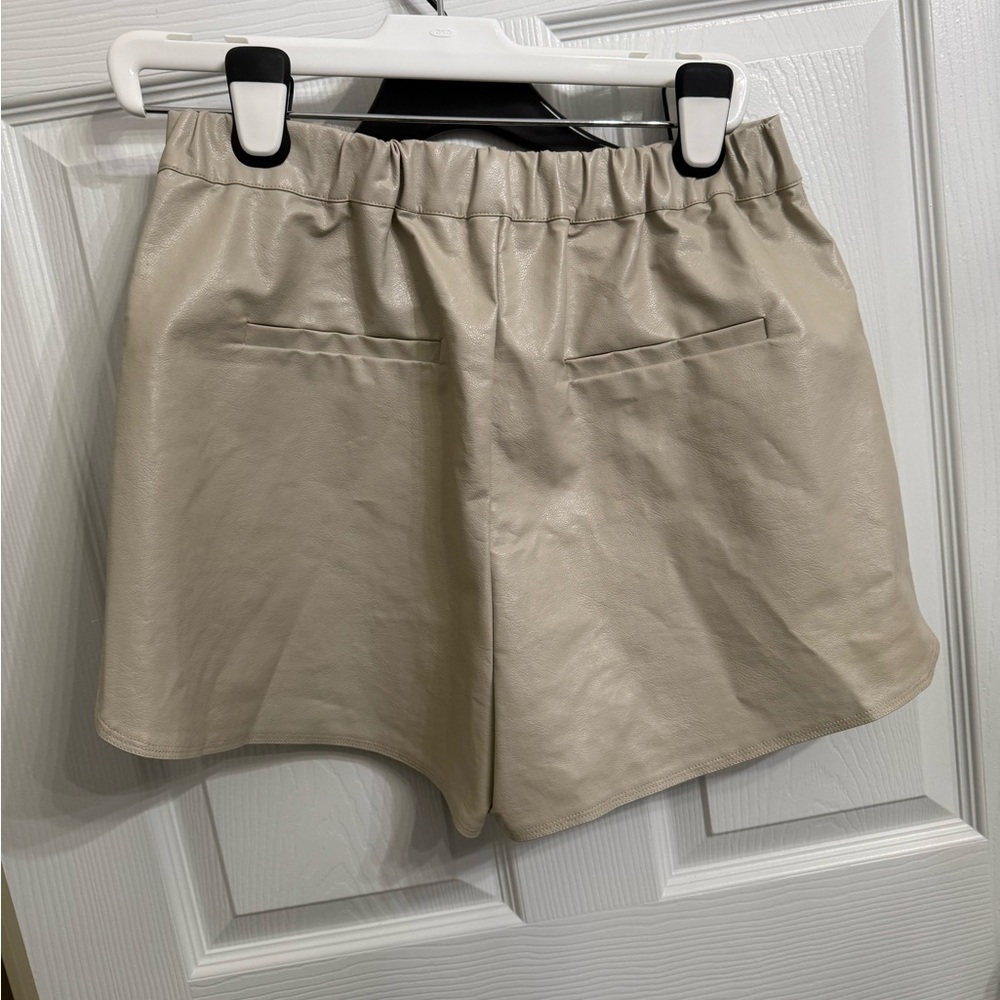 Grey Lab Zola Faux Leather Shorts Taupe Size L High Waist Tailored Shorts NWT - Picture 7 of 9